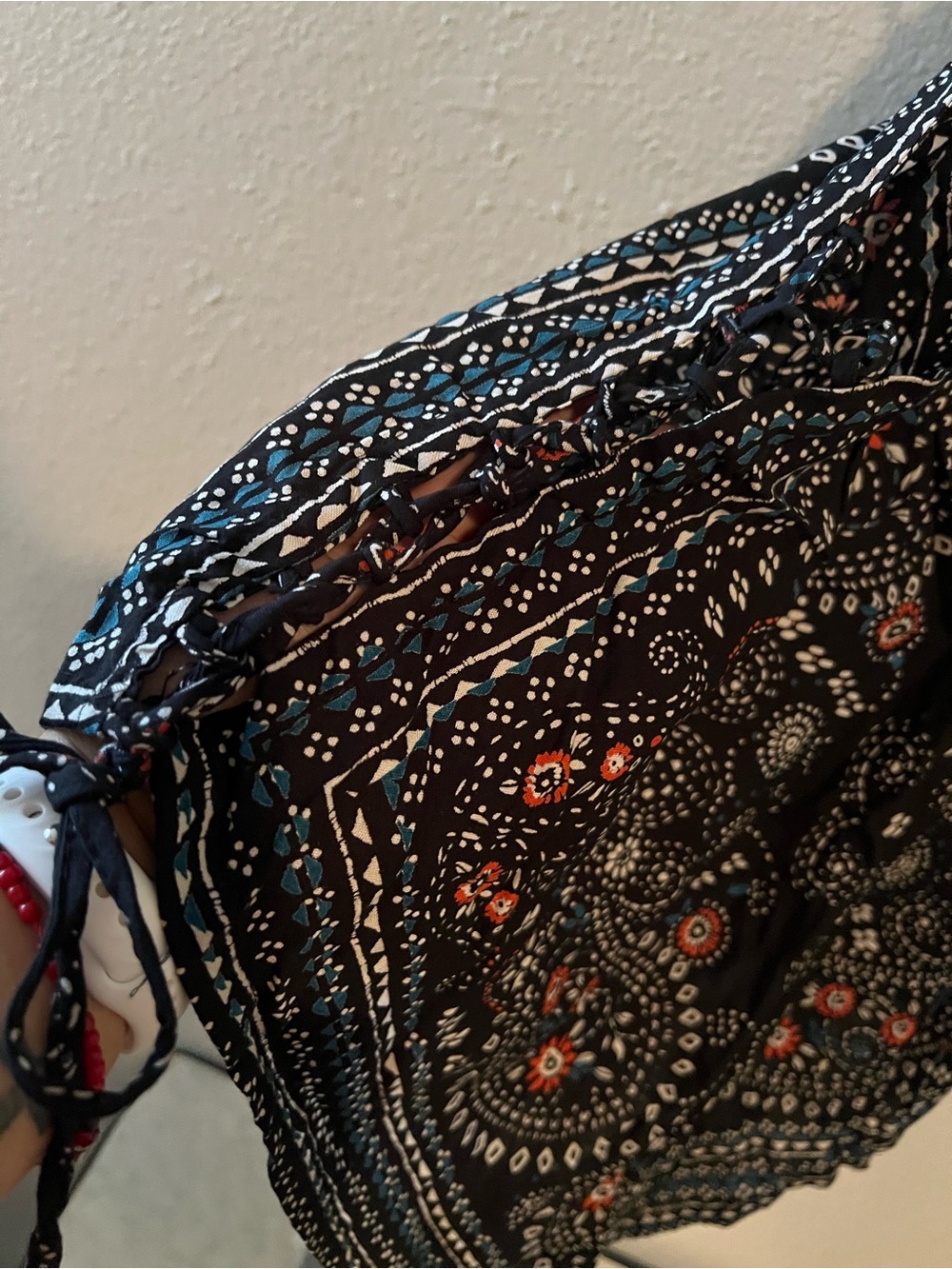 Sleeveless Black Bandana Print Handkerchief Hem Camisole - Picture 6 of 8